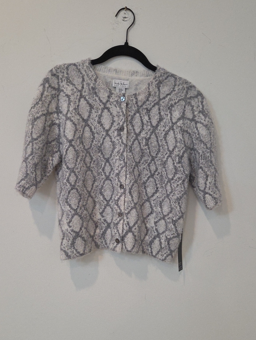Nicole Miller Gray & White Short Sleeve Knit Cardigan
